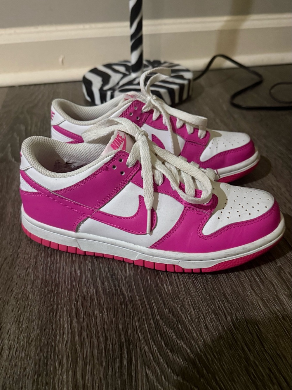 Nike Dunk Low Big Kids Size 3.5Y Pink Fuchsia FB9109-102